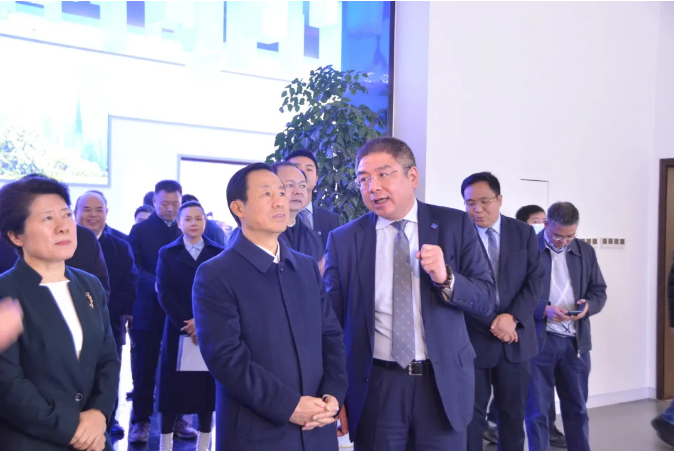 奋进新征程丨湖南省委书记许达哲一行莅临必一运动Bsports环境长沙基地调研考察